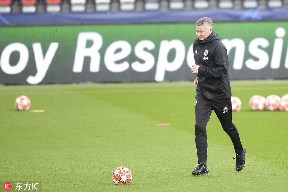 包含里程碑夜！印第安纳步行者复出首秀，欧冠今晨刷纪录，管理层满意，更衣室氛围转暖的词条