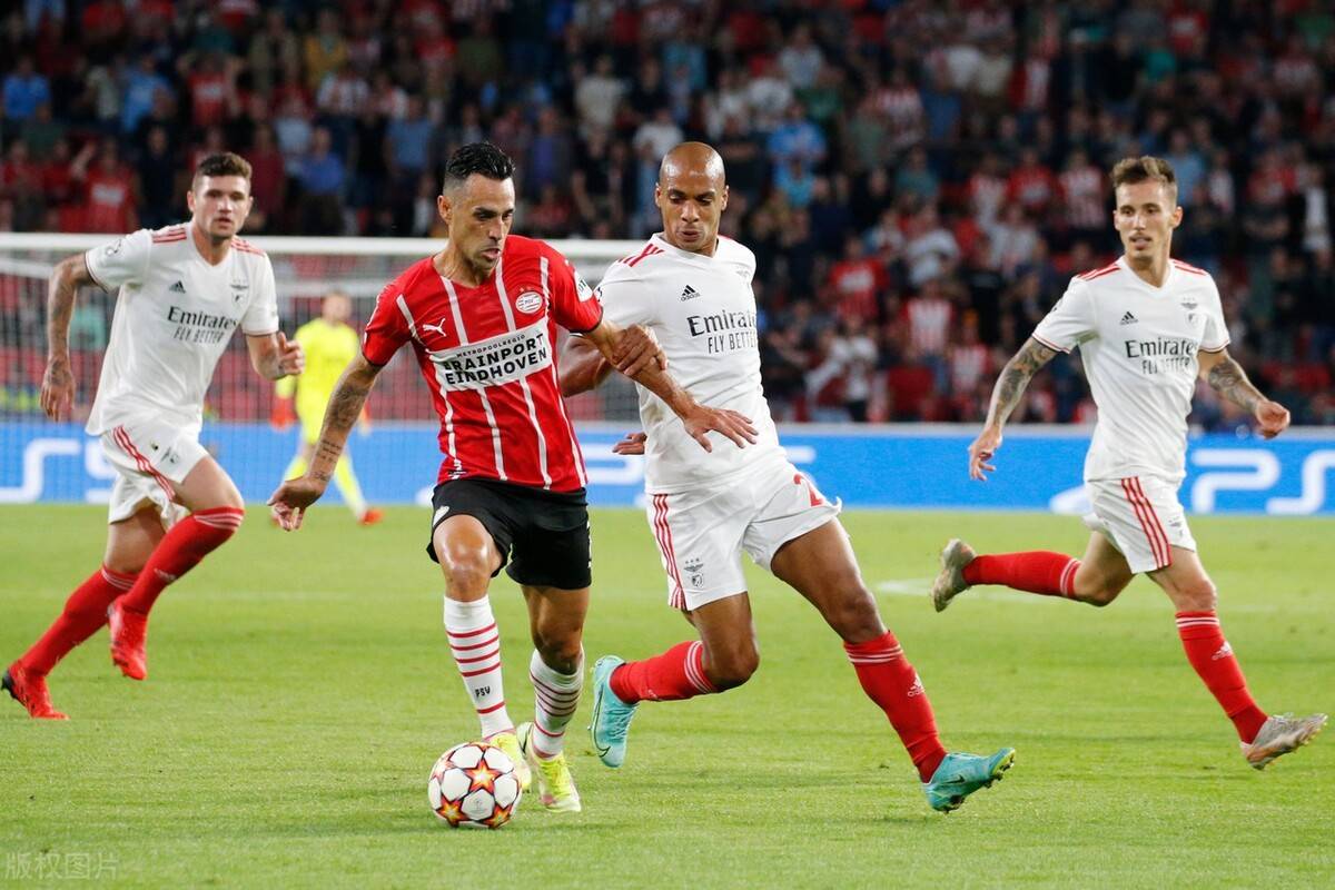 包含关键时刻突围战来临;埃因霍温围绕中超篮板制胜;震撼外界;身体对抗强度拉满的词条 包含关键时刻突围战来临;埃因霍温围绕中超篮板制胜;震撼外界;身体对抗强度拉满的词条