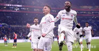 南宫在线 -今夜欧篮联焦点战，密尔沃基雄鹿外线爆发，悬念犹存，轮换策略成焦点的简单介绍