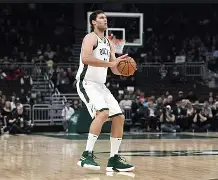 南宫入口 -加时末段突围战来临；密尔沃基雄鹿围绕CBA常规赛篮板制胜；媒体盛赞；球队文化再被提及 